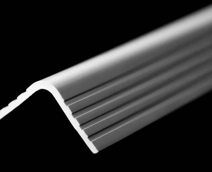 angled-white-plastic-extrusion-00554 Angled white plastic extrusion